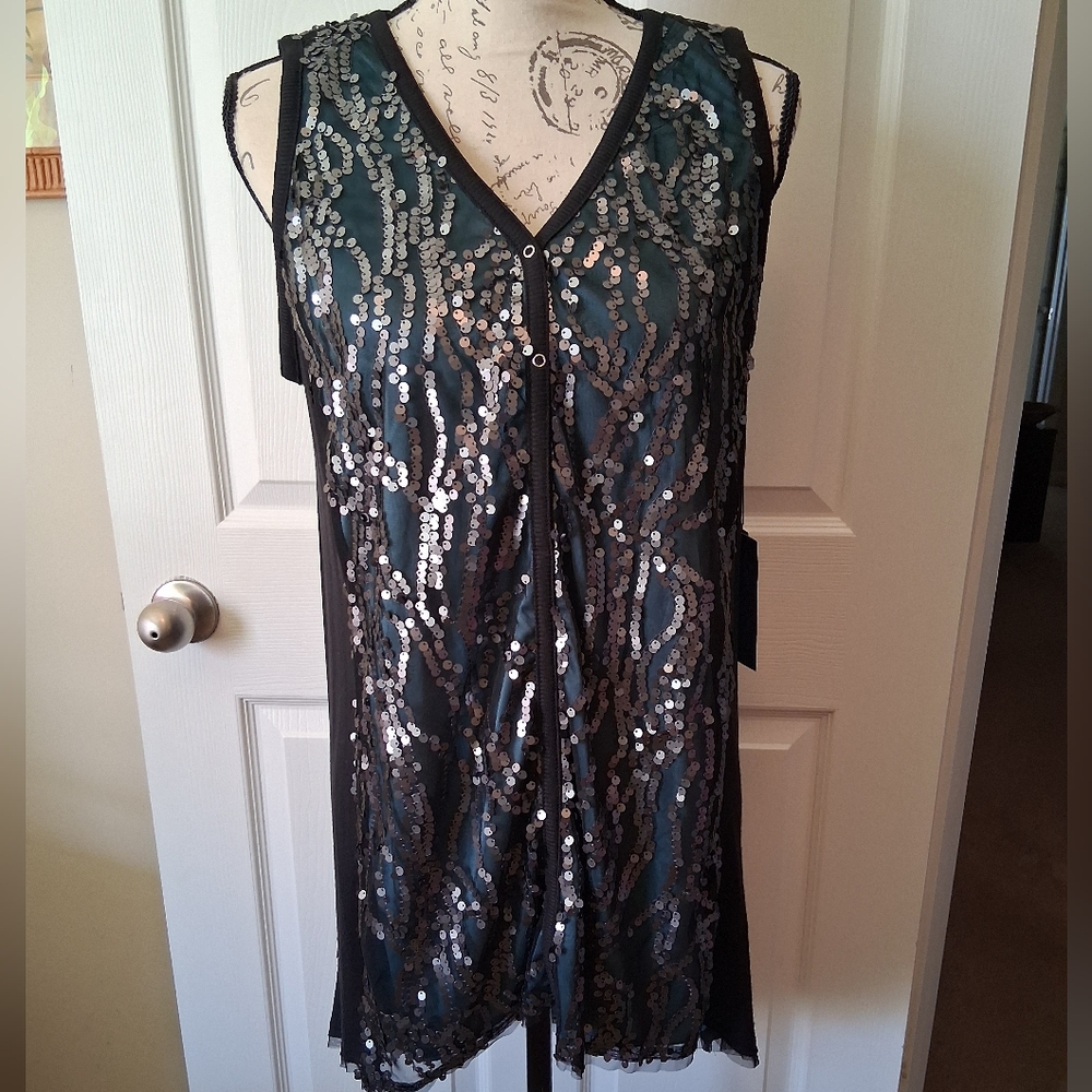 Vera Wang Sequinned Tunic Top. Large NWT